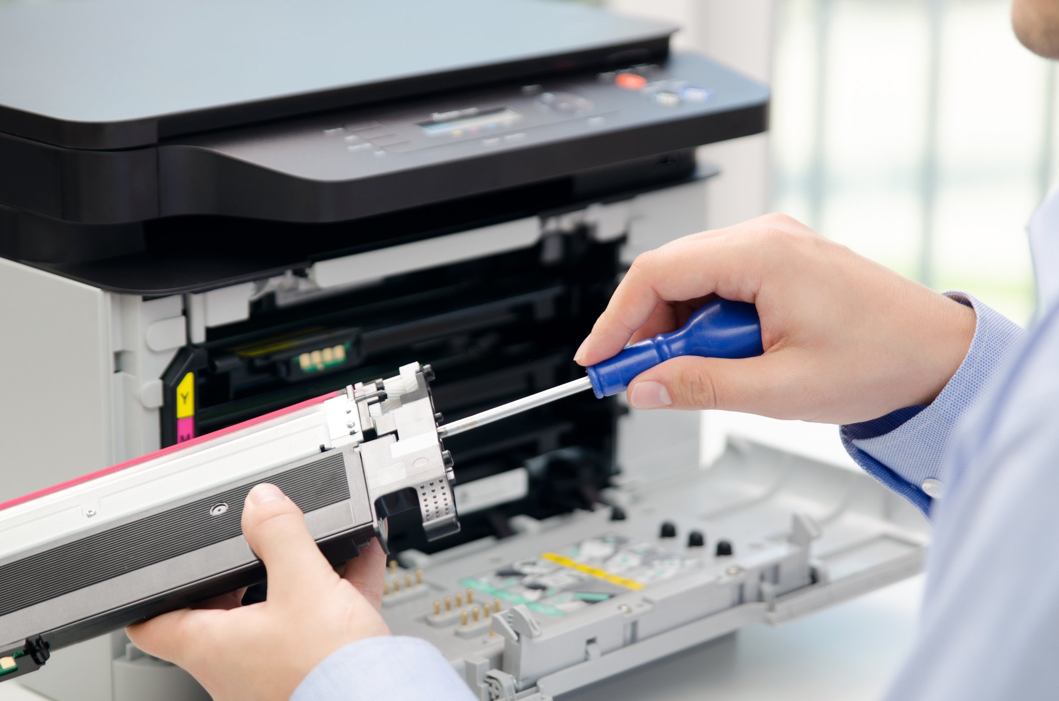 Read more about the article HOW TO CHOOSE A CERTIFIED PRINTER  REPAIR SERVICE CENTER?